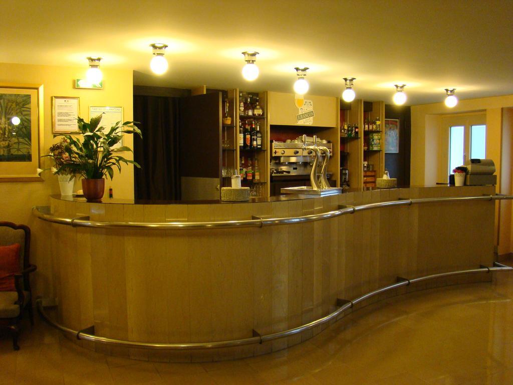 Hotel Saint Sebastien ルルド エクステリア 写真